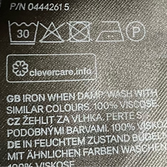 Classic black H&M short sleeved top with keyhole back / 2 / Excellent condition - Picture 11 of 11